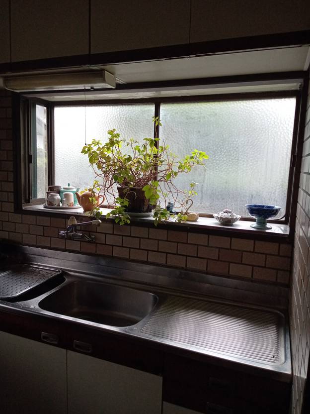 トクラスの人造大理石カウンターキッチン