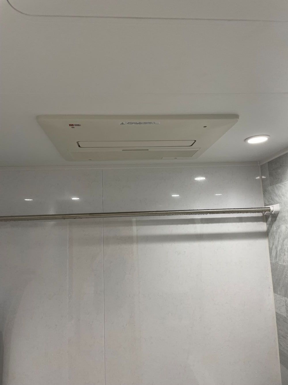 明るく清潔、こだわりの水回り3点リフォーム