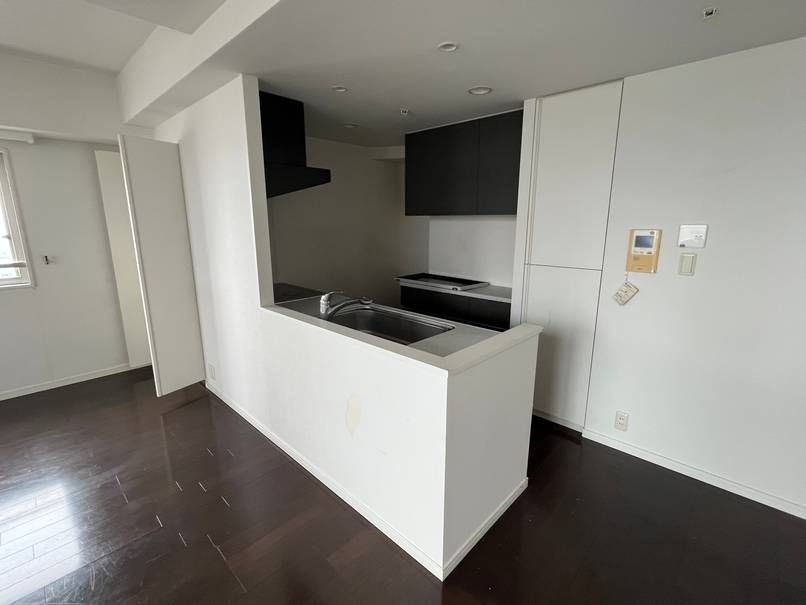 中古物件のクロスとクッションフロア交換