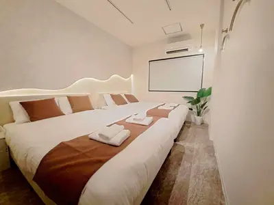 光に包まれた大人の隠れ家~民宿~