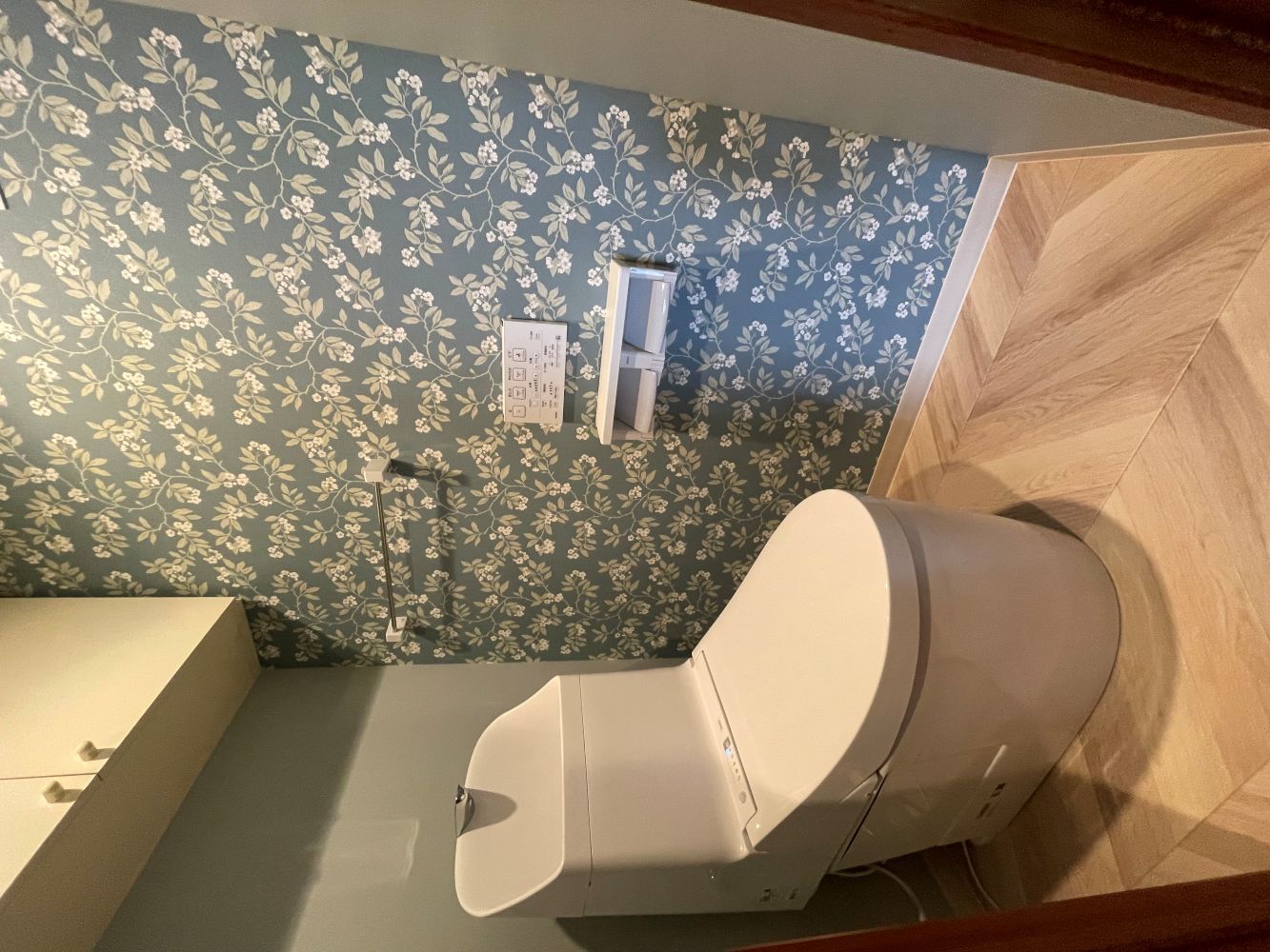 花柄で彩るトイレ　トイレリフォーム