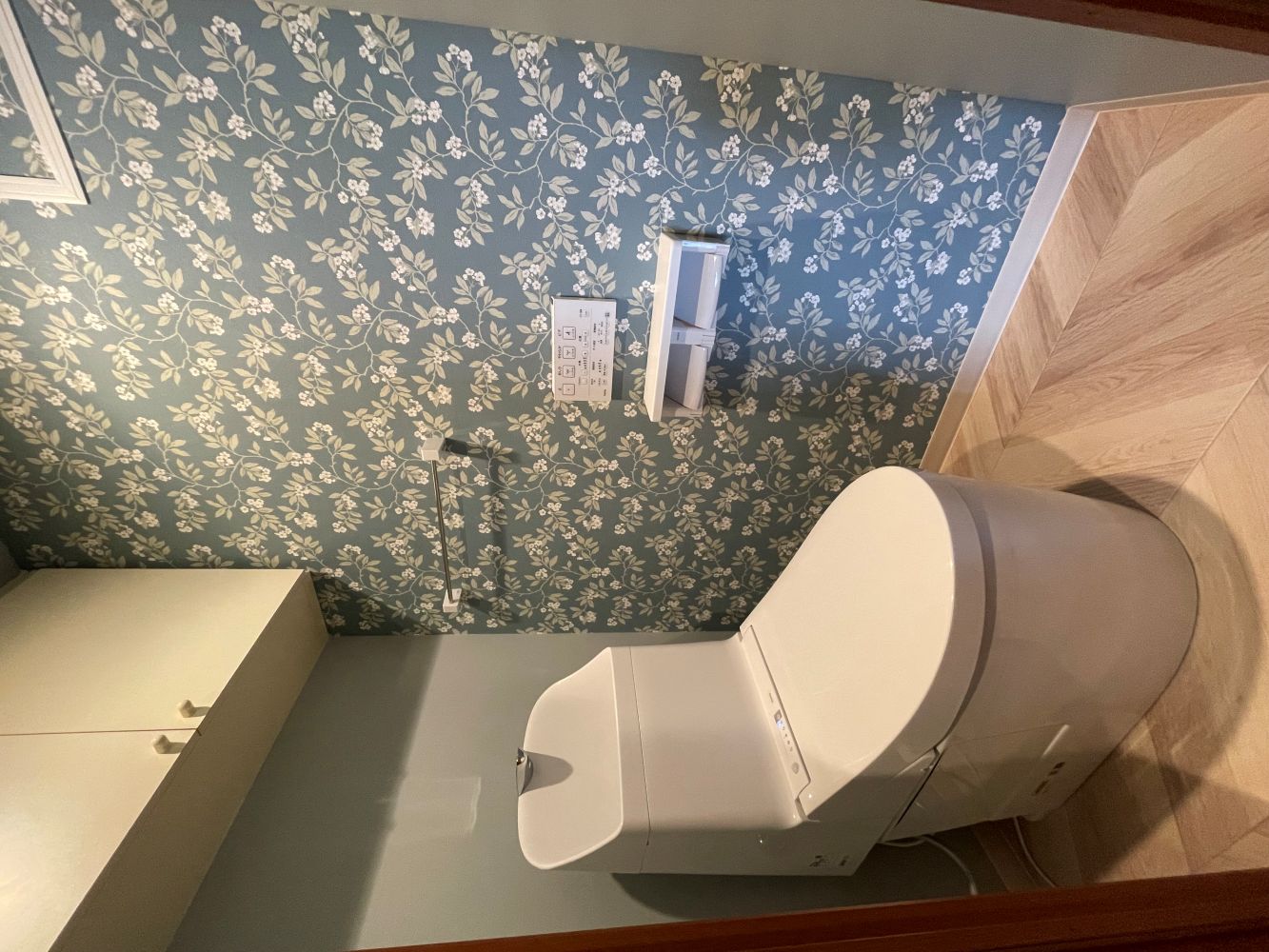花柄で彩るトイレ　トイレリフォーム