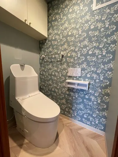 花柄で彩るトイレ　トイレリフォーム
