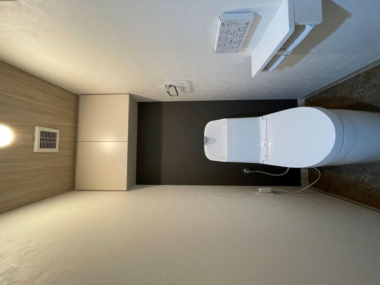 自動開閉で毎日が更に快適に　トイレリフォーム