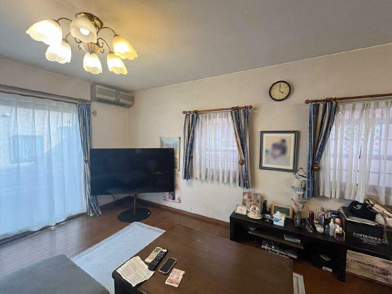 暮らしを彩る、上品なアクセントクロス