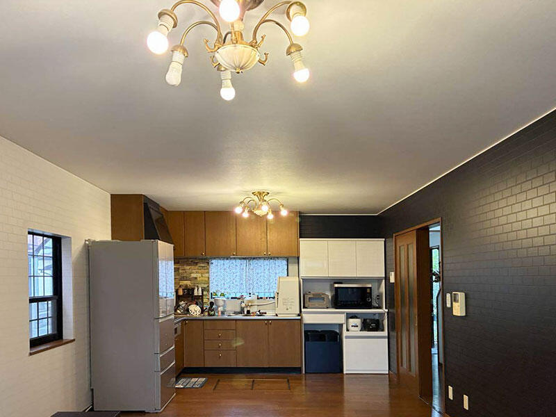 暮らしを彩る、上品なアクセントクロス