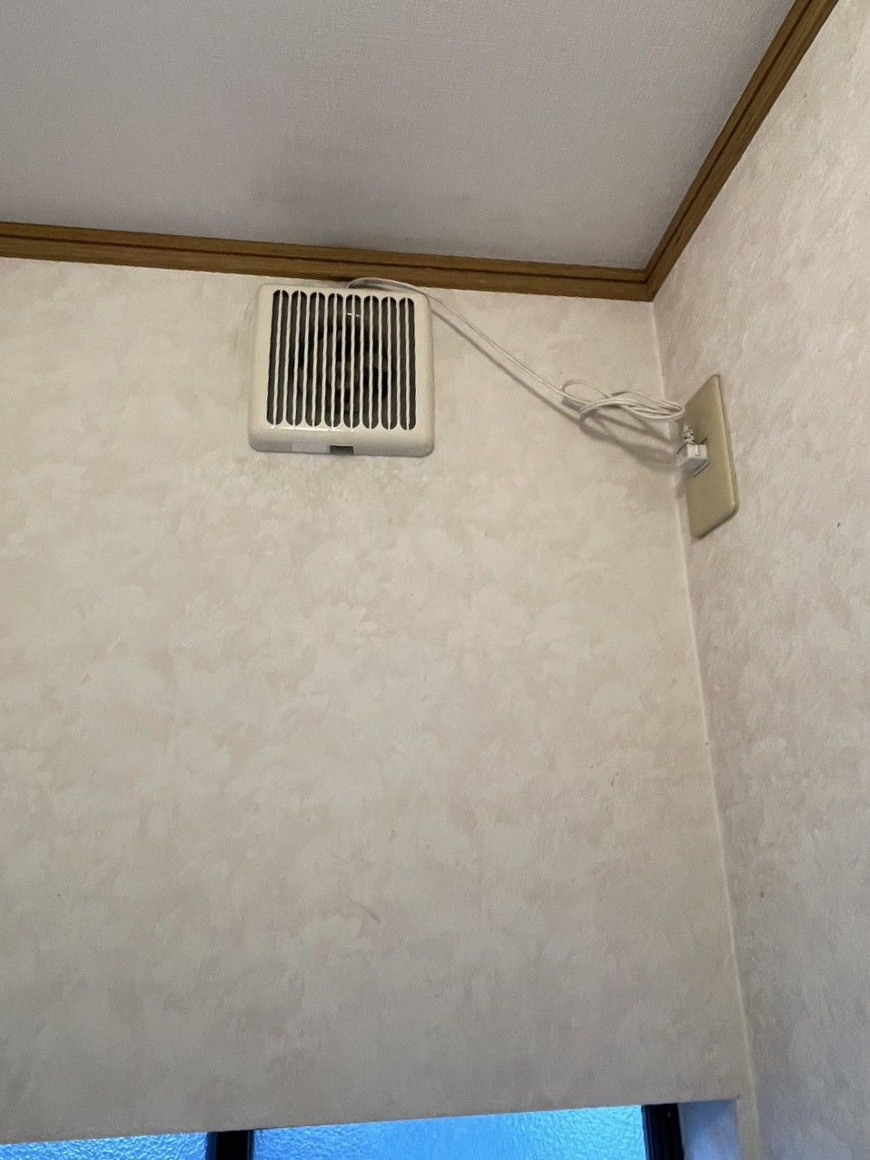 古いトイレを最新モデルに交換しました！