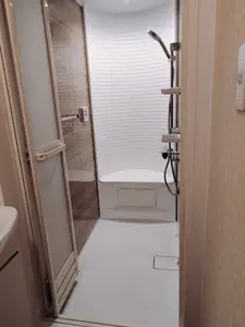 おしゃれなシャワールームに変更