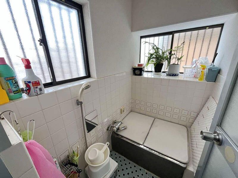 ゆったり温まれる心安らぐ浴室へ