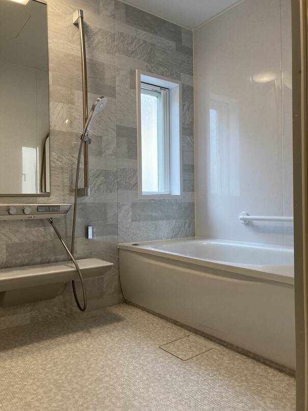 浴室で一日の疲れを癒します