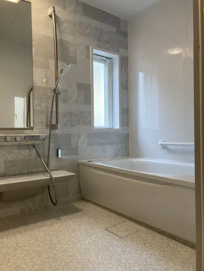 浴室で一日の疲れを癒します