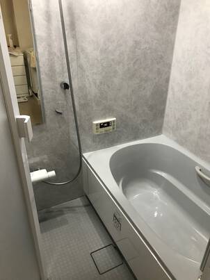 お風呂のリフォームと洋室の内窓の取付け