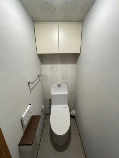 シンプルで可愛い、心地よいトイレ　トイレリフォーム