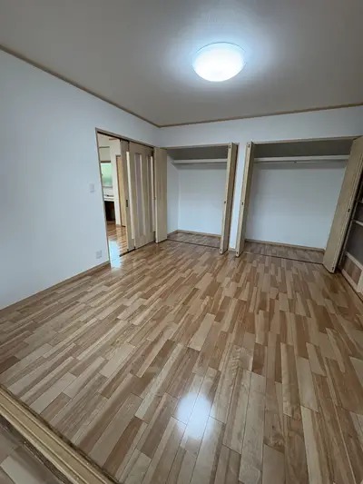 畳の和室から新築のようなフローリング空間へ