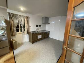 足元の不安を解消。安心して使えるキッチンへ