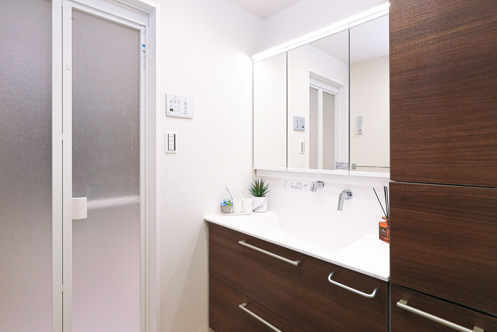 ラグジュアリーホテルライクな浴室（シンラ）