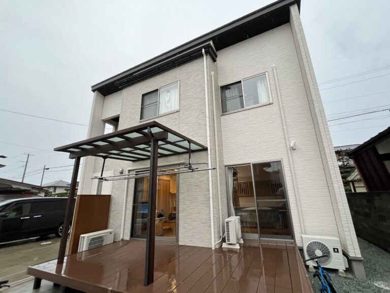 強靭な塗膜を両立し、紫外線や雨、塩害に非常に強い外壁屋根へ