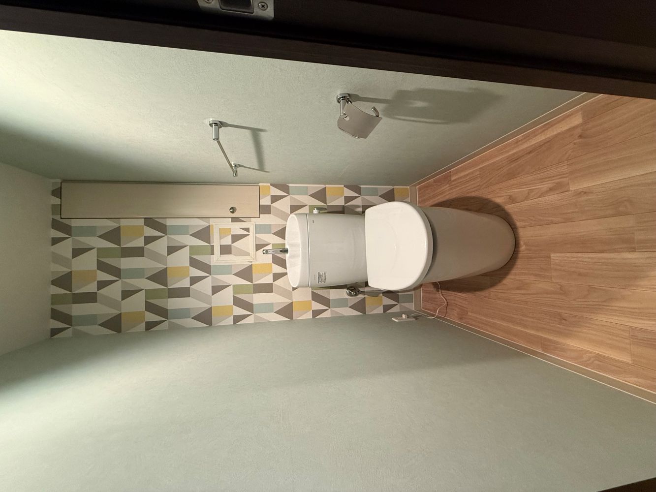 グリーンで爽やかな空間へ　トイレリフォーム