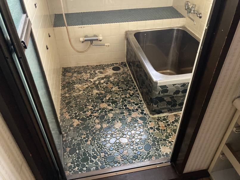 使われていなかった1階車庫が快適なバスルームに！