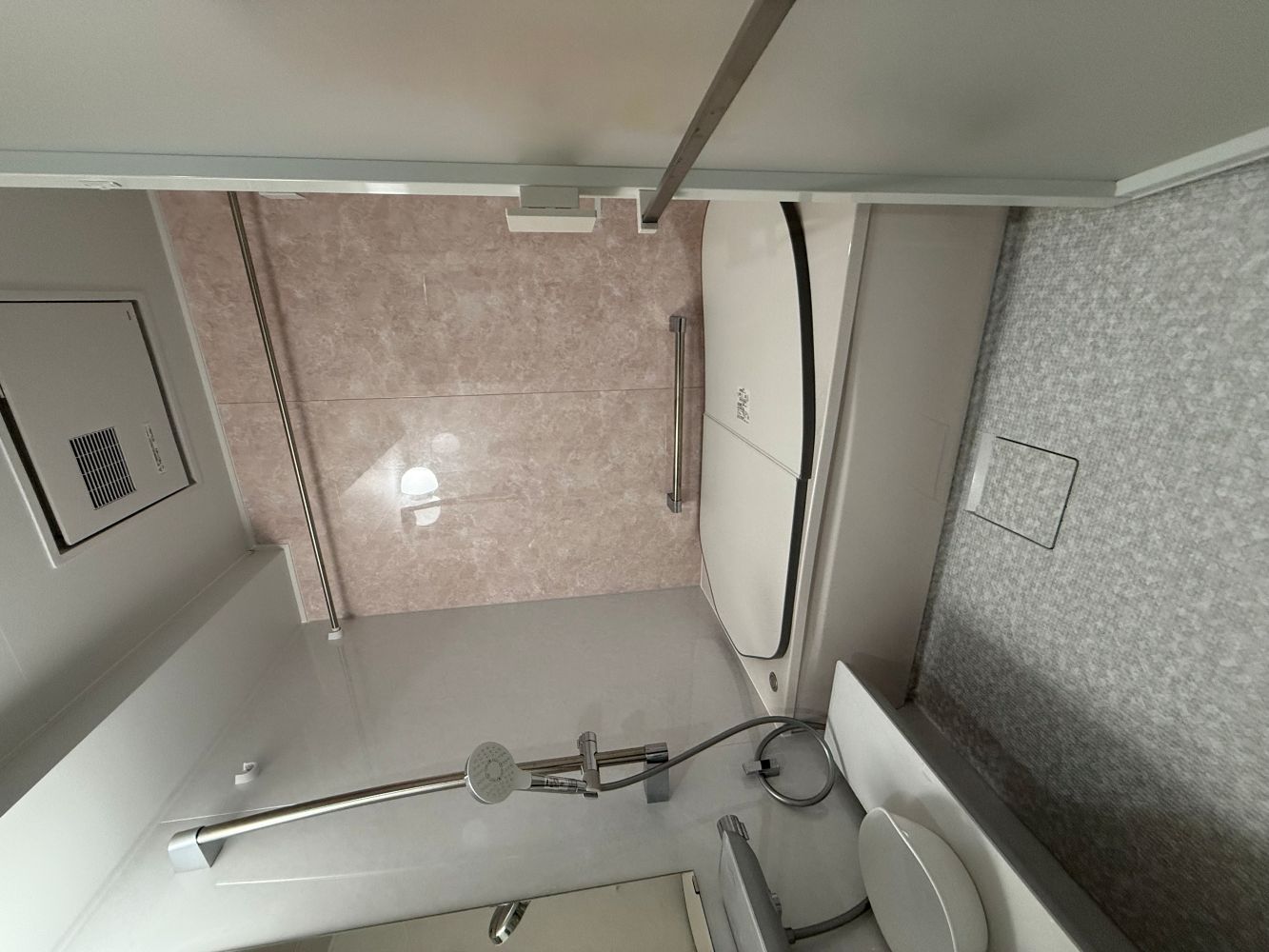 掃除の手間なくキレイが続く　ユニットバス、洗面所リフォーム