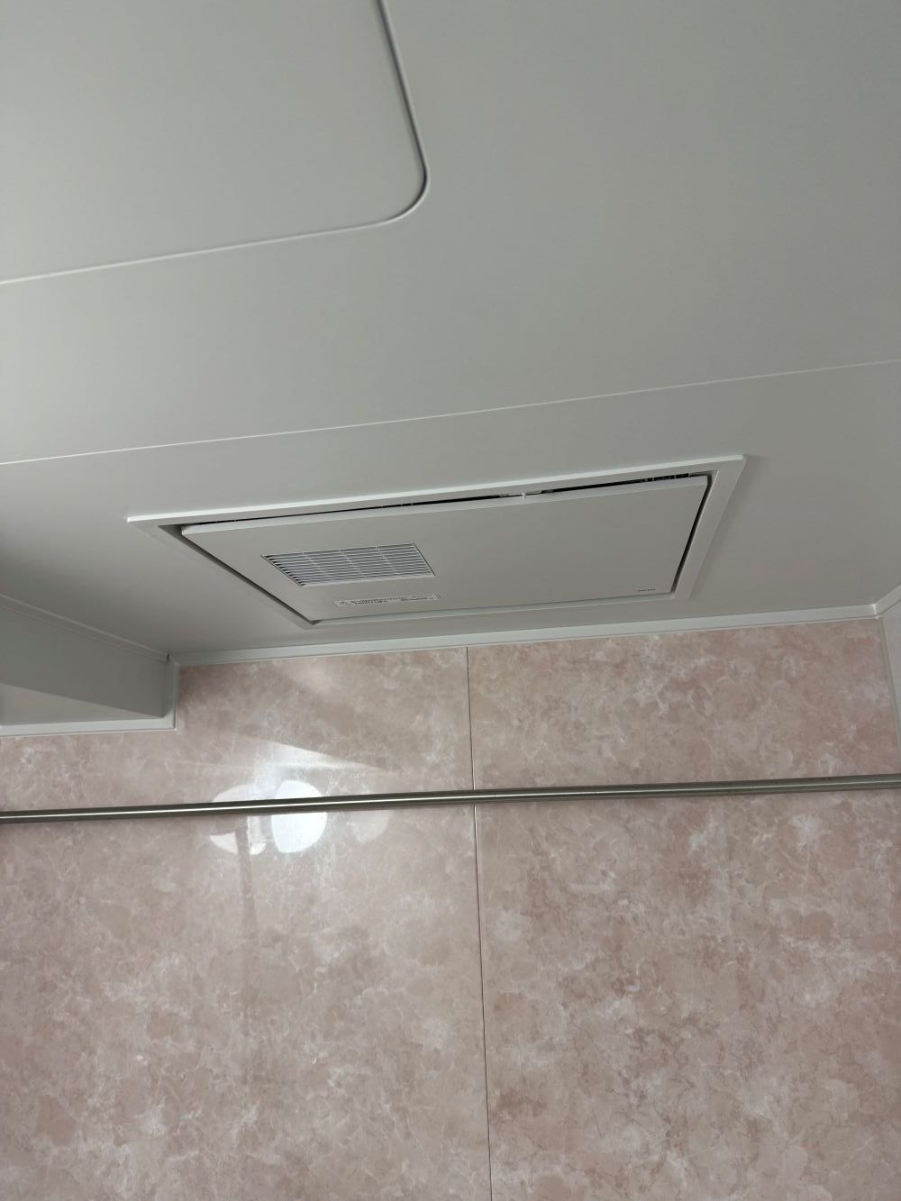 掃除の手間なくキレイが続く　ユニットバス、洗面所リフォーム