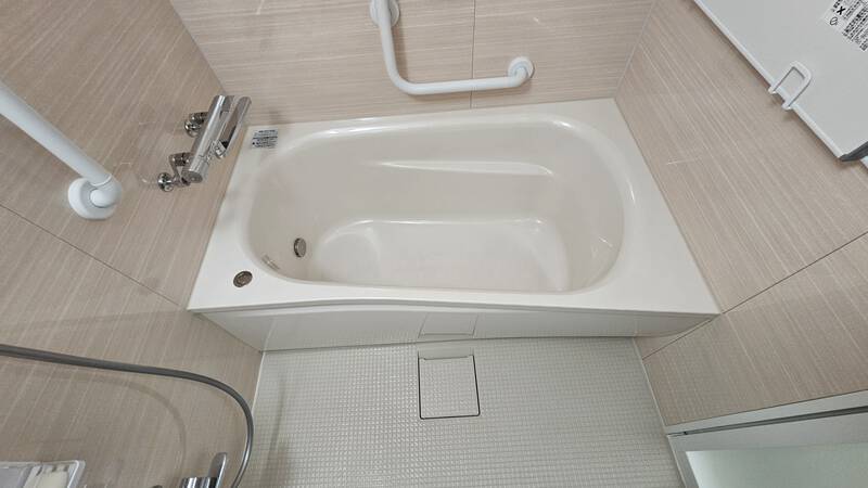 暖かく掃除しやすいユニットバス