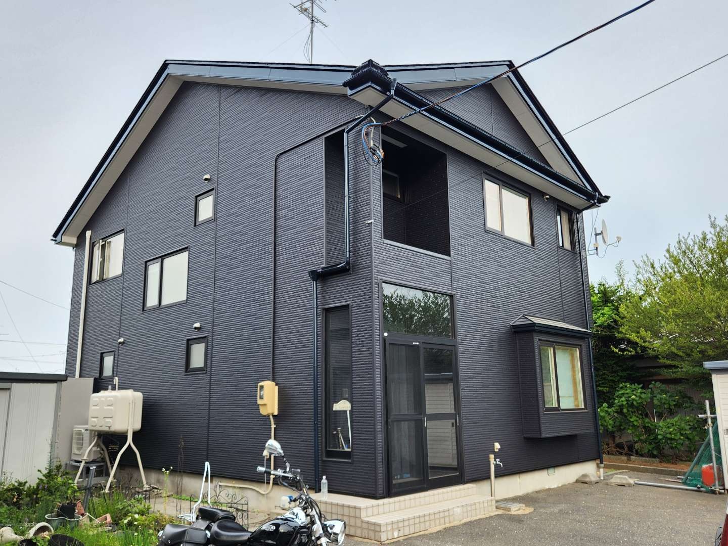 外壁塗装でかっこよく生まれ変わった外観