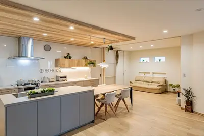 黒から白へ～家族が集う明るくLDK～