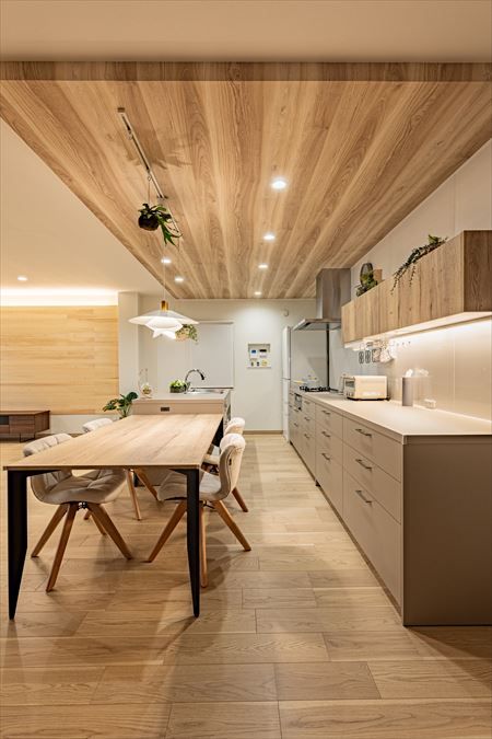 黒から白へ～家族が集う明るくLDK～