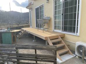 愛犬と一緒にくつろげるウッドデッキ完成