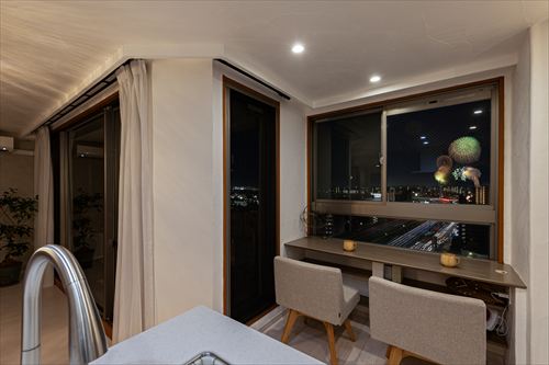 ミニマルのお部屋で外の風景を感じる