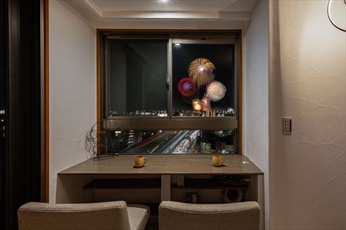 ミニマルのお部屋で外の風景を感じる