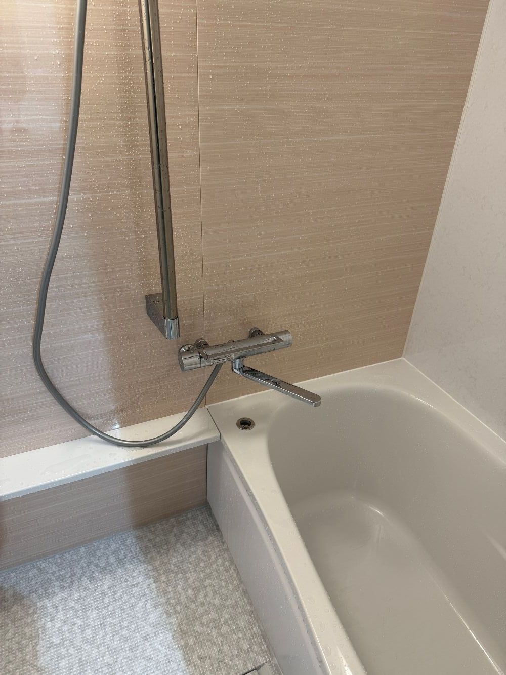 ルティシュピンクで彩る浴室　ユニットバス・トイレリフォーム