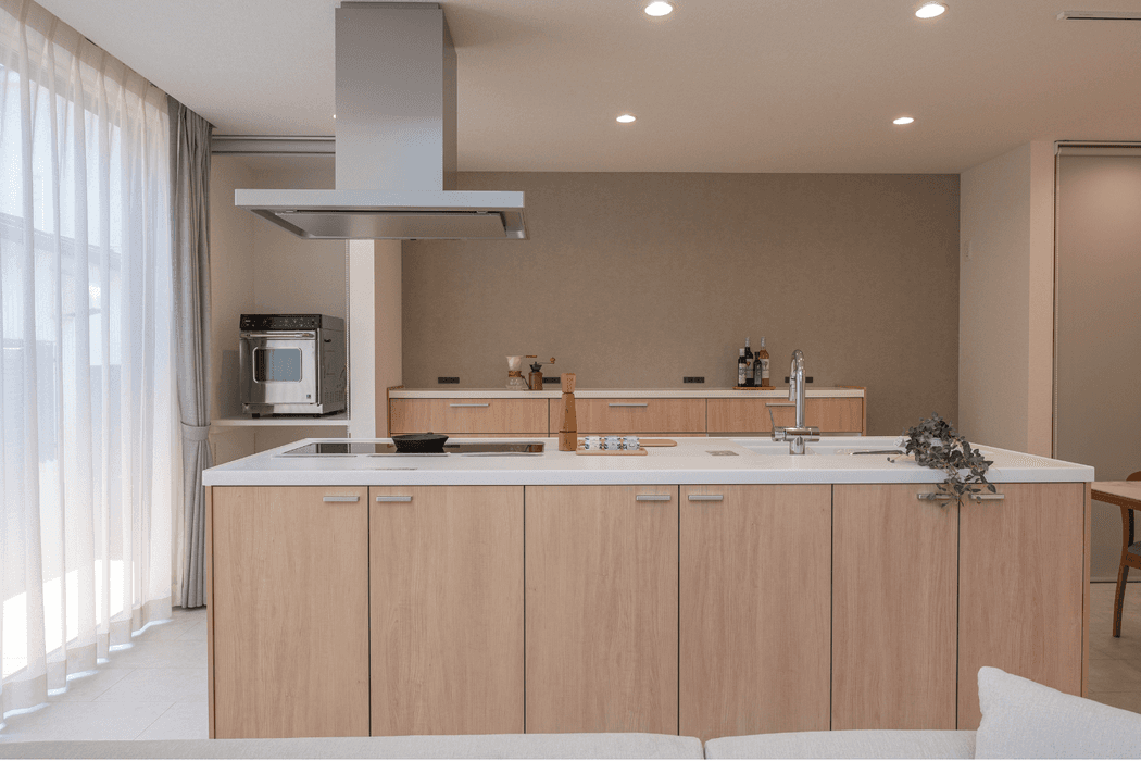 和の趣と北欧風のナチュラルな素材感を融合させた家