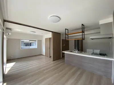 木目が中心のモダンなマンションリノベーション