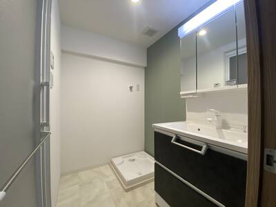 木目が中心のモダンなマンションリノベーション