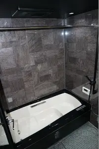 黒で高級感のあるユニットバスになりました
