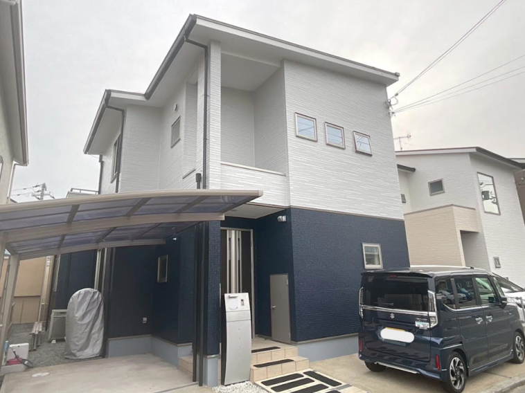 2色のツートンはそのままに爽やかになった外観