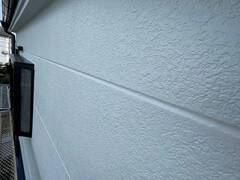 粉にはおさらば、防水機能が復活した外壁塗装