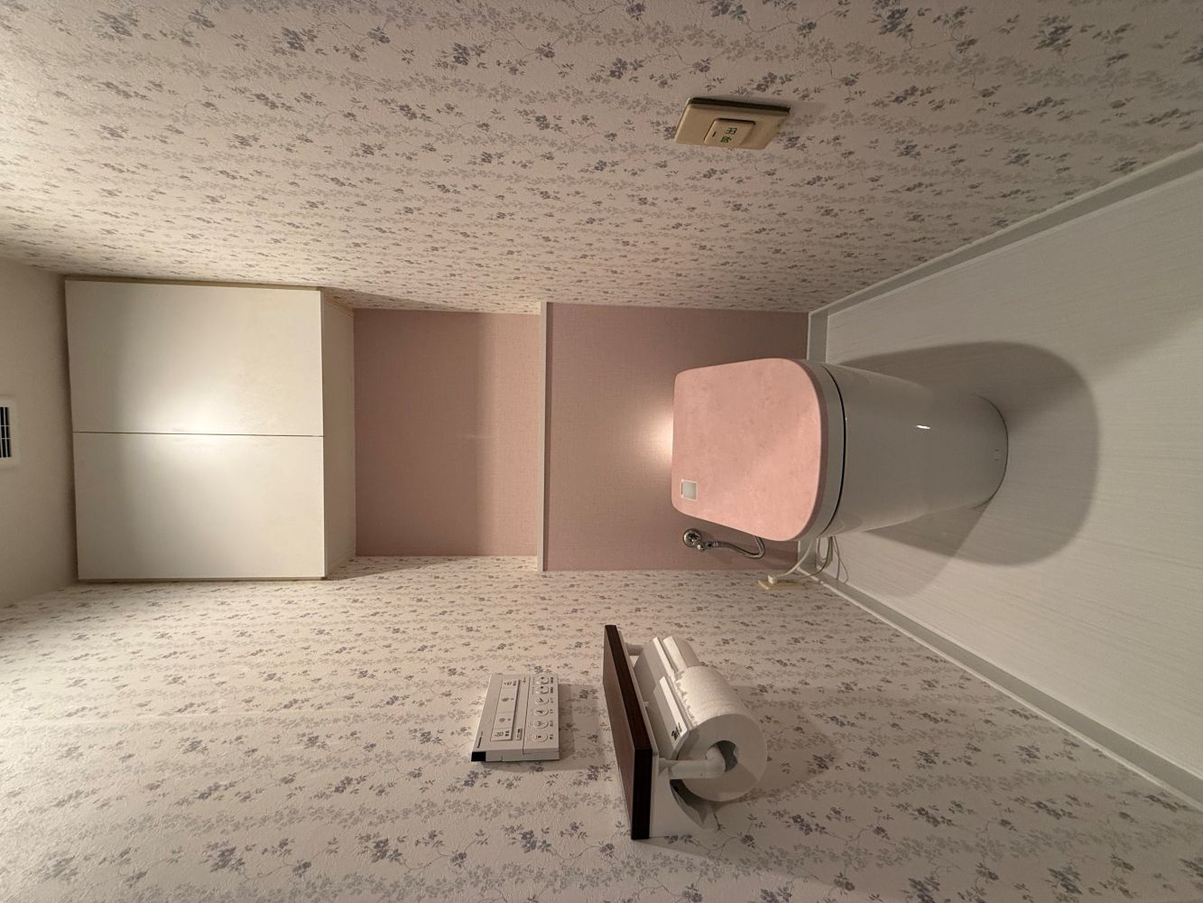 ホーローパネルでお手入れをラクに　トイレリフォーム