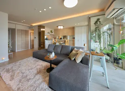 光の庭を叶える。四季を愉しむ「コンサバトリー」のある暮らし