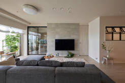 光の庭を叶える。四季を愉しむ「コンサバトリー」のある暮らし