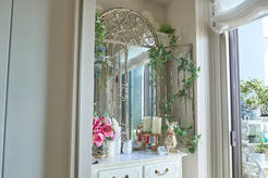 光の庭を叶える。四季を愉しむ「コンサバトリー」のある暮らし