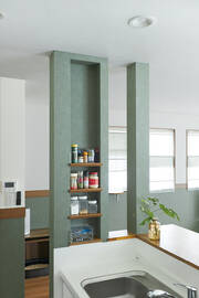 自然素材と色彩が溶け合う。温もり溢れるナチュラルリビング