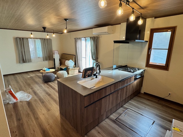 木目調が美しい空間へと仕上がる我が家