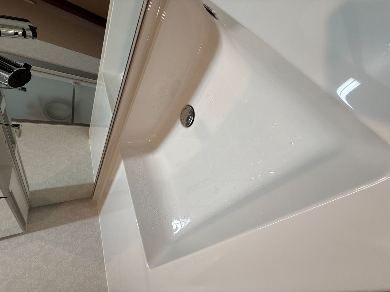 二人並んでも、ゆったり使える洗面台　洗面所リフォーム