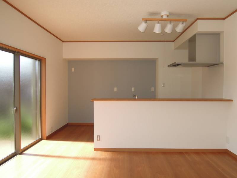 間取り変更により明るく開放的なＬＤＫにリフォーム