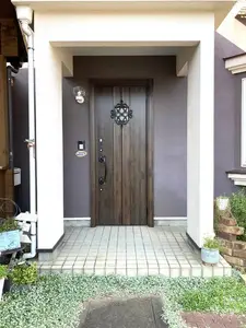 築年数が経った玄関をわずか1日で