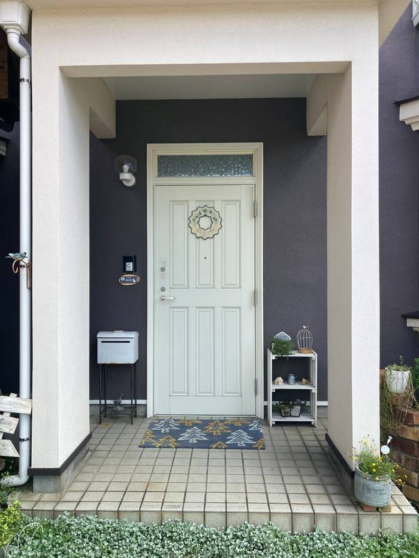 築年数が経った玄関をわずか1日で