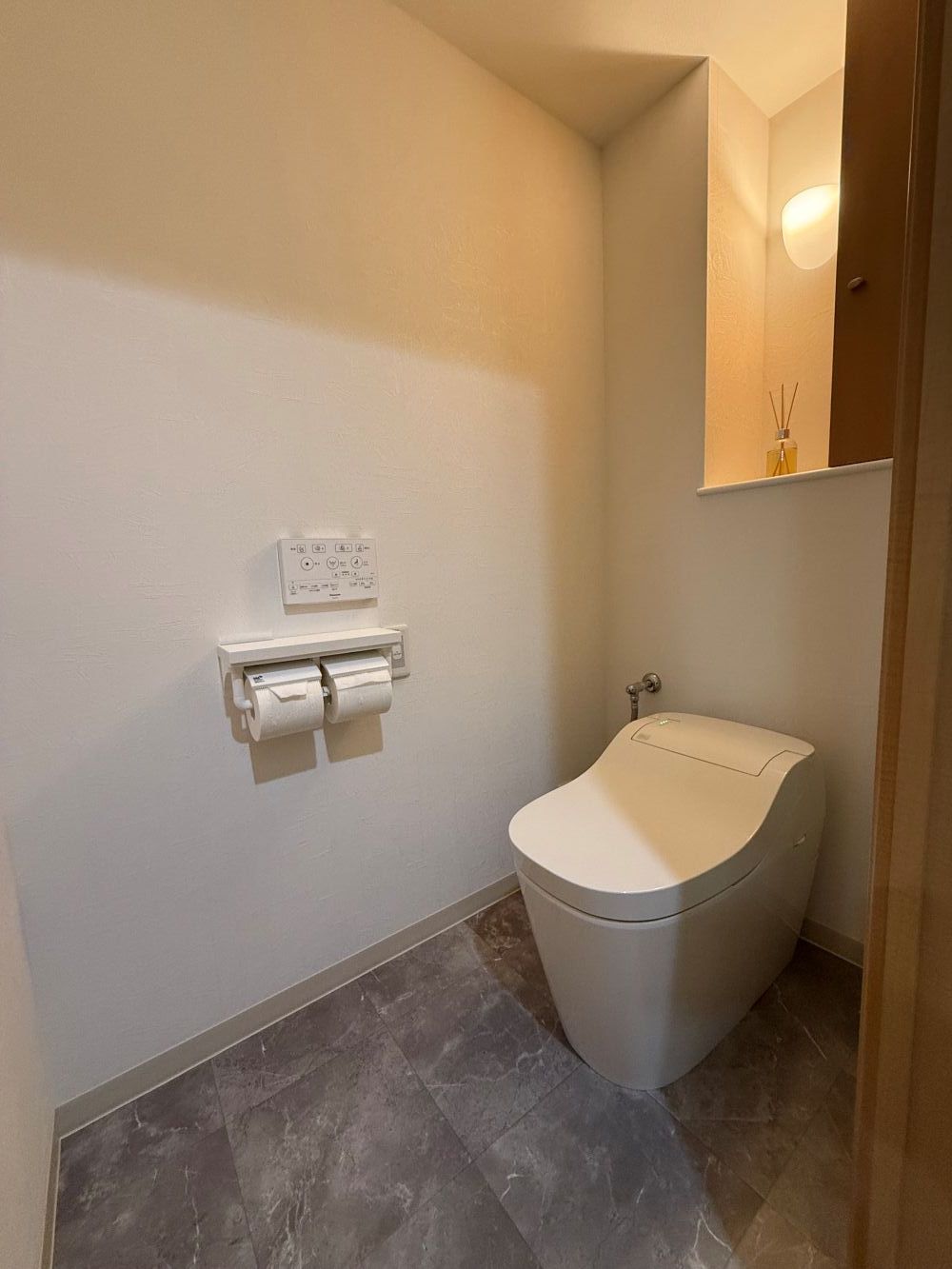 アラウーノでお掃除ラクラク　トイレリフォーム